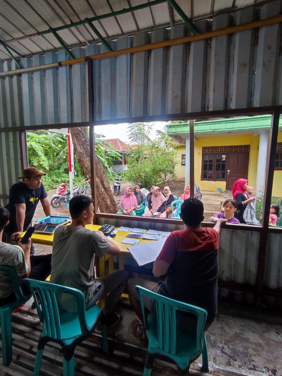 Operasional Perdana Bank Sampah Sari Asri Diserbu Warga: 39 Nasabah Setor Sampah di Hari Pertama